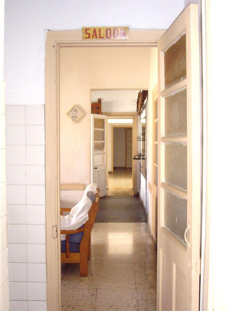 הוסטל Paphos Trianon מראה חיצוני תמונה