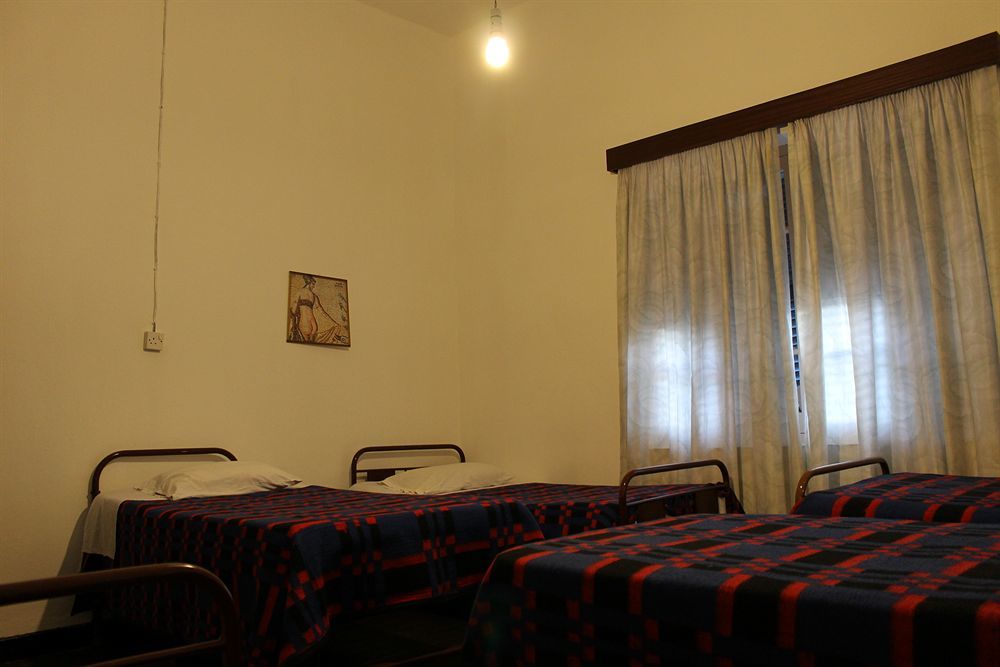 הוסטל Paphos Trianon מראה חיצוני תמונה