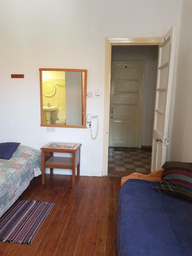 הוסטל Paphos Trianon מראה חיצוני תמונה